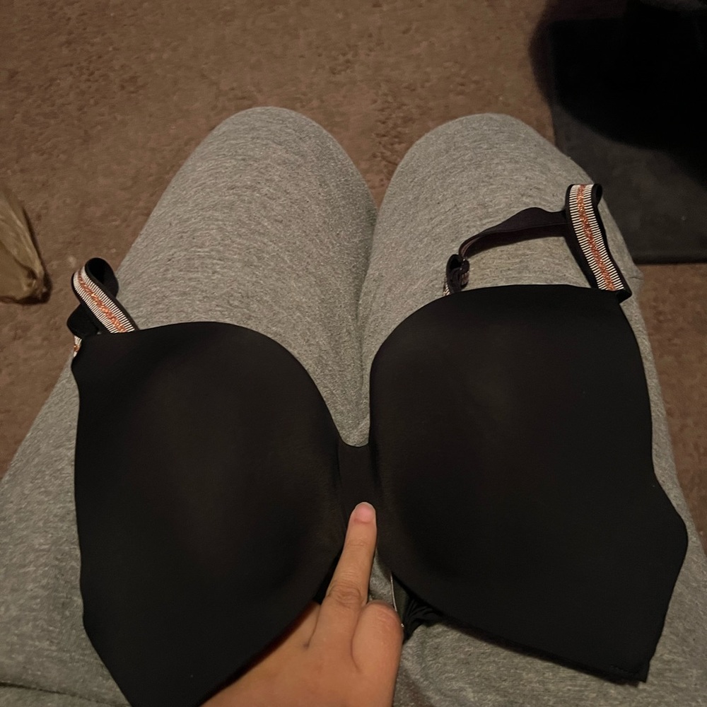 victoria's secret black bra